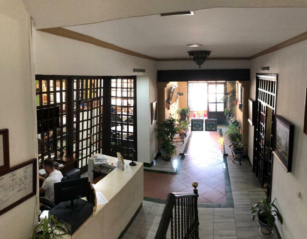 拉耶德拉酒店 安特克拉 外观 照片